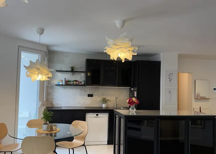 Luxury Residence Res - With Parking